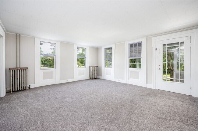 Building Photo - 757 Holt Rd
