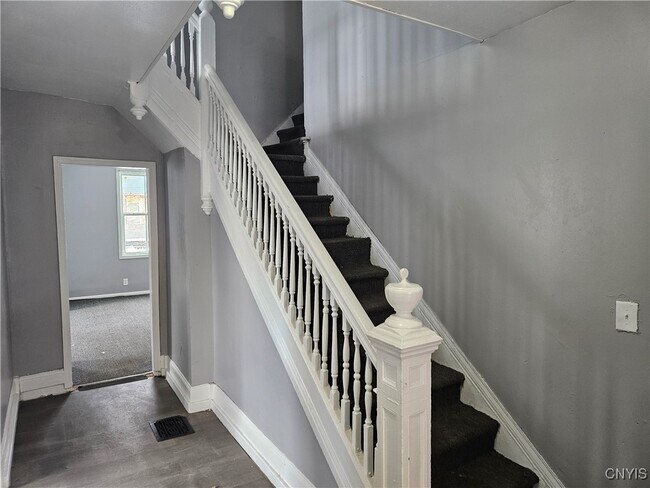 Building Photo - 117 Landon Ave