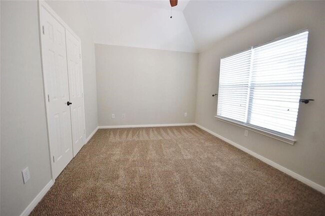 Building Photo - 2905 Autumn Creek Dr