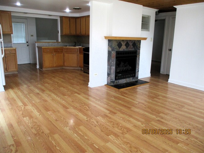 Building Photo - 4128 W 90th St