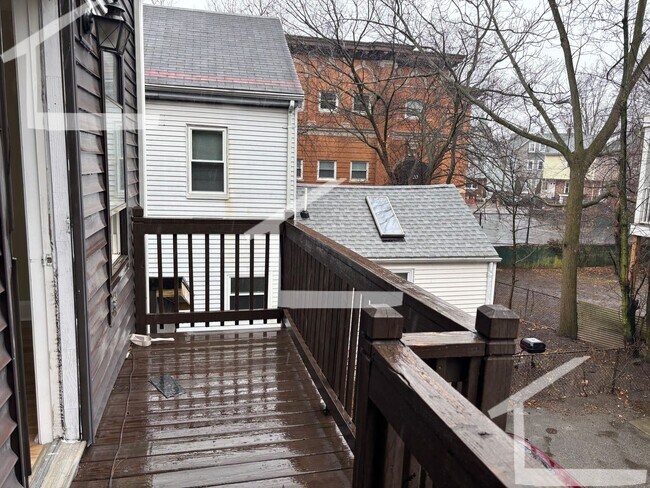 Building Photo - HUge 7 bed in Allston