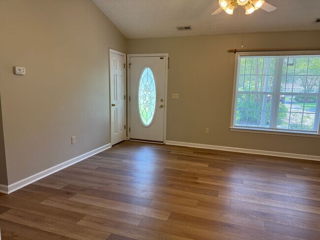 Building Photo - Sweet Home in Tucker Creek Estates