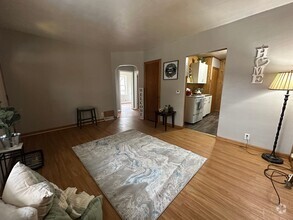 Building Photo - 2 bed, 1 bath home for rent in Waterloo