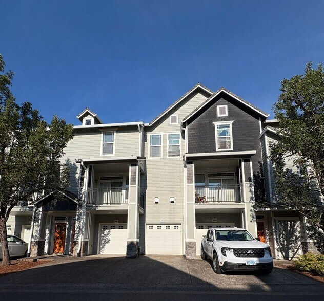 Building Photo - 3650 Summerlinn Dr