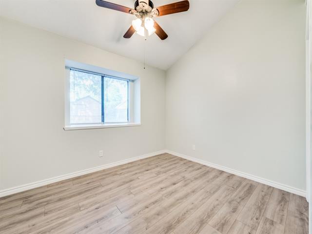 Building Photo - 3220 Cliffview Dr