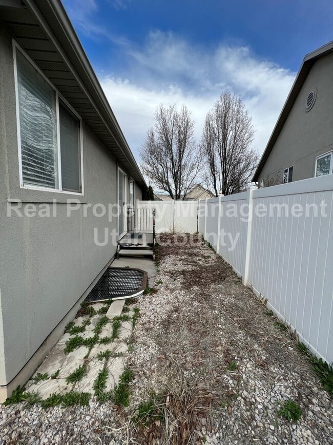 Building Photo - 3621 W Plymouth Rock Cv