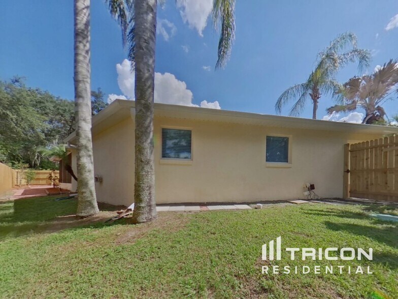 Building Photo - 607 Coral Way