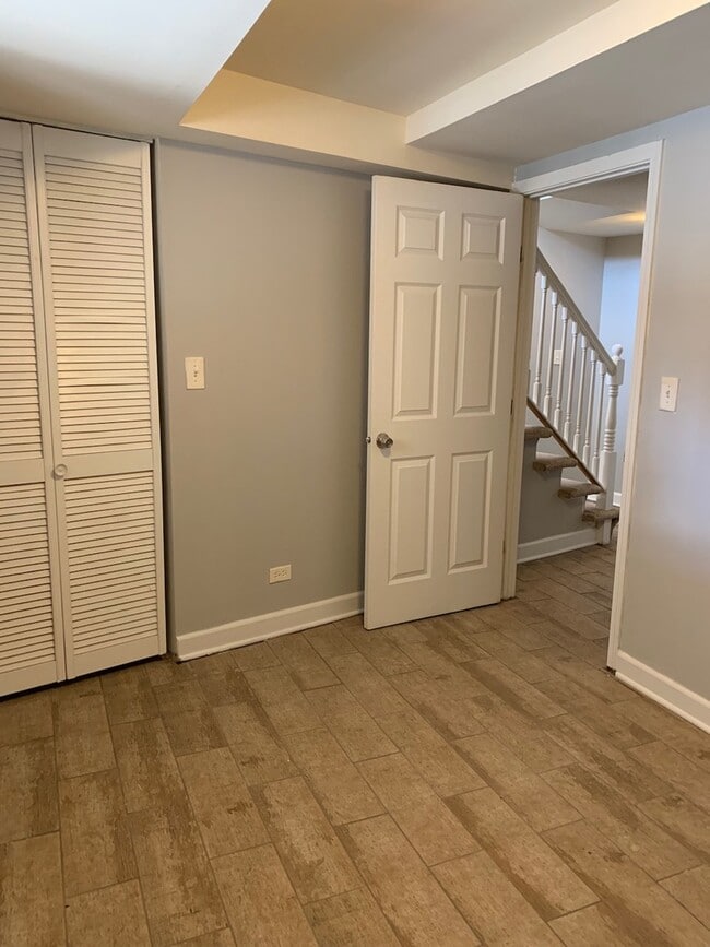 Building Photo - 1619 W Wallen Ave