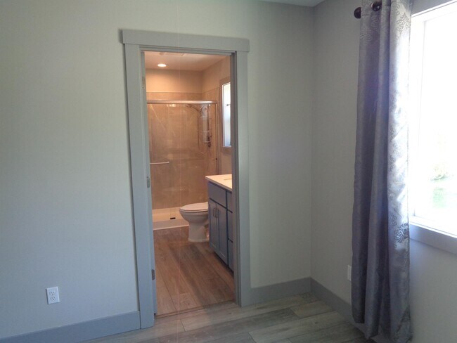 Building Photo - 1364 Northern Heights Loop NE