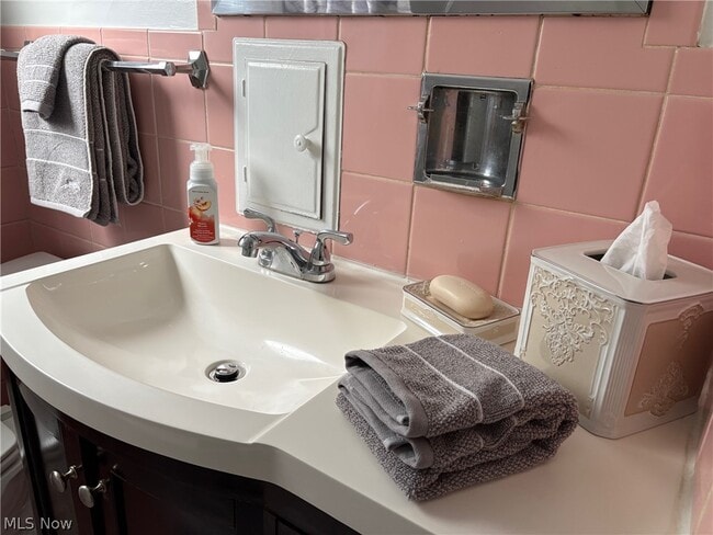 Building Photo - 1771 Tanglewood Dr