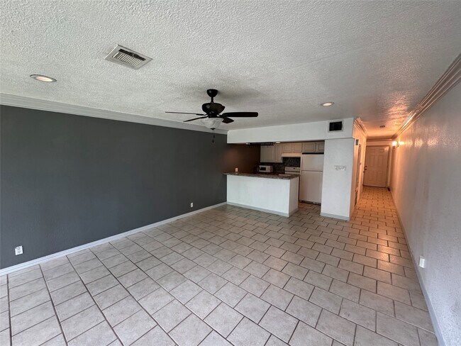 Building Photo - 12500 Melville Dr
