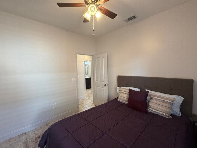 Building Photo - 411 Niceville Ave