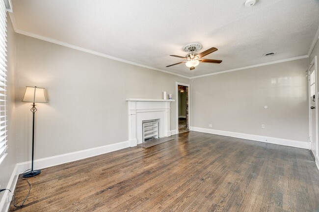Building Photo - Super cute, 3 bedroom 1 bath in Chester!