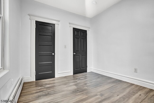 Building Photo - 49 Tichenor Terrace