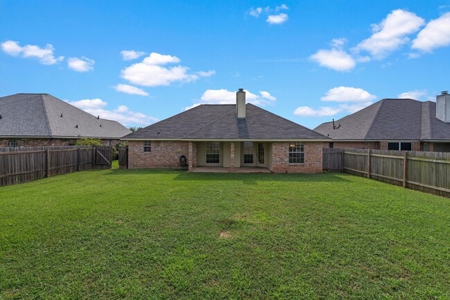Building Photo - 4912 General Polk Dr