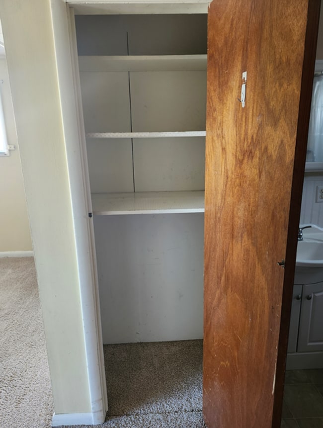 Building Photo - 820 Montana Ave