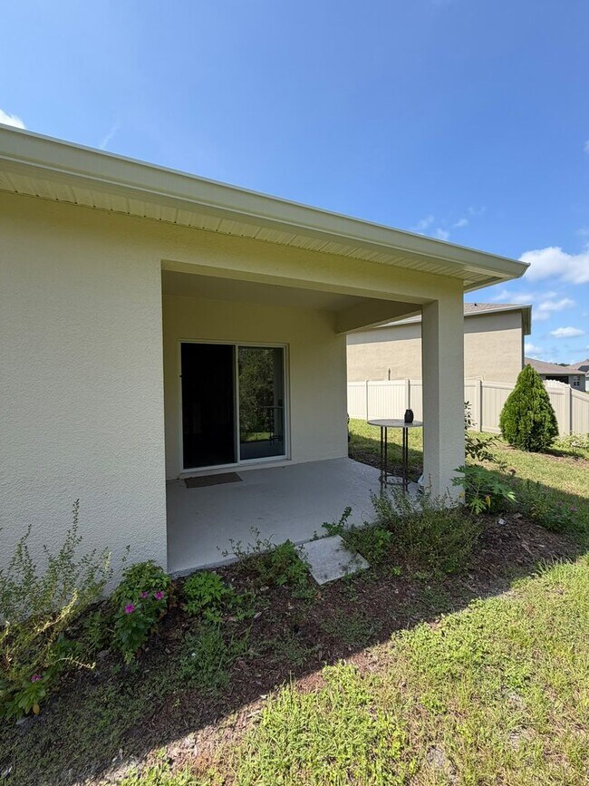 Building Photo - 801 Baylor Dr
