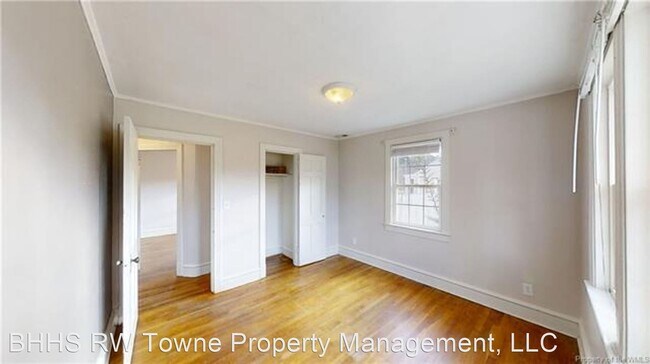 Building Photo - 3 br, 1 bath House - 4 Monument Drive