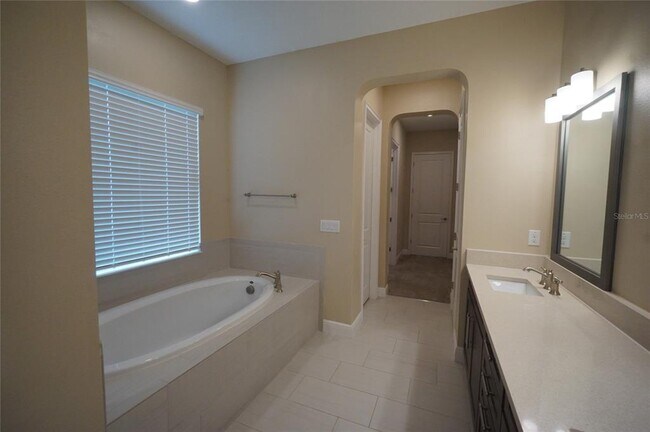 Building Photo - 6154 Marsh Trail Dr