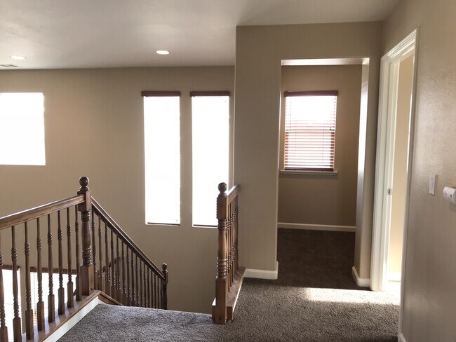Building Photo - 1235 Bluegrass Ct