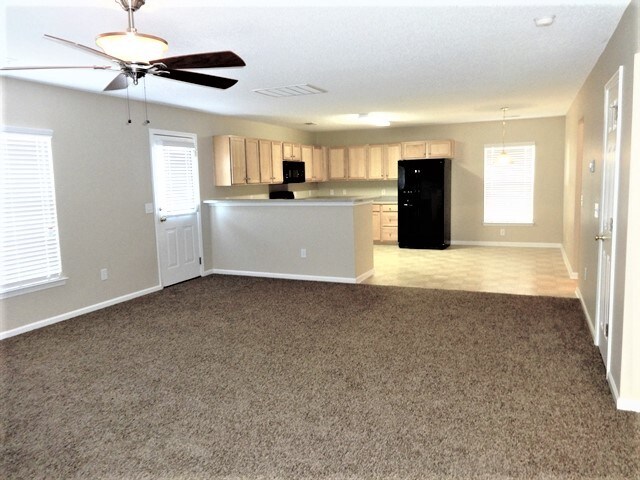 Building Photo - 235 Emerald Isle Dr