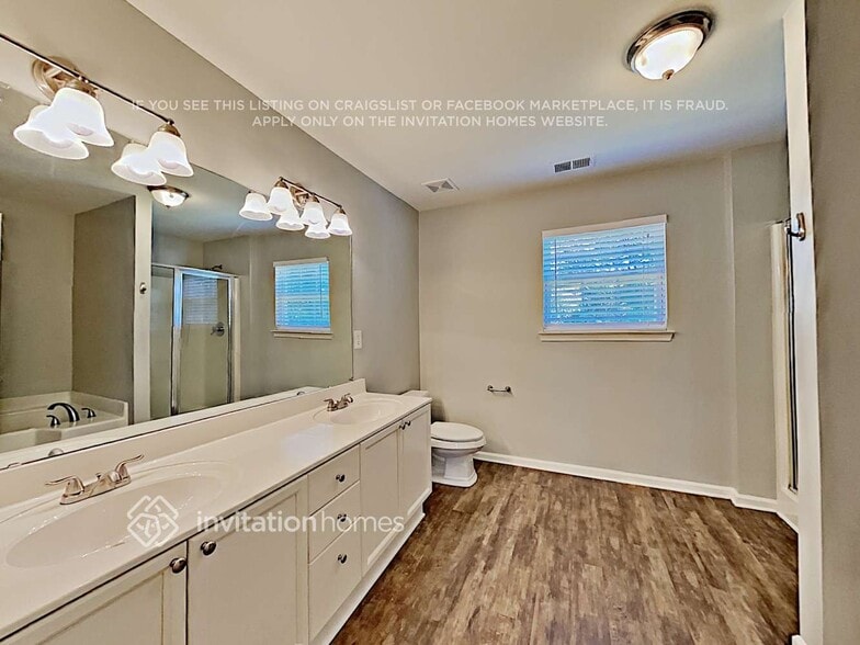 Building Photo - 12145 Autumn Winds Ln