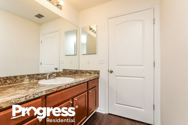 Building Photo - 2404 Bexley Dr