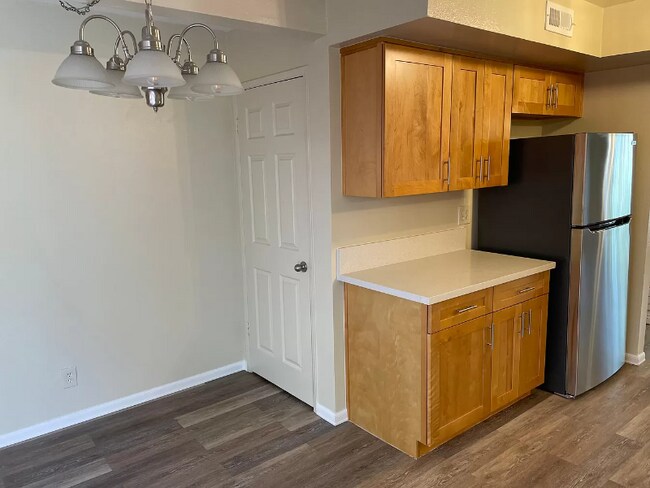 Building Photo - 2977 Mendoza Dr