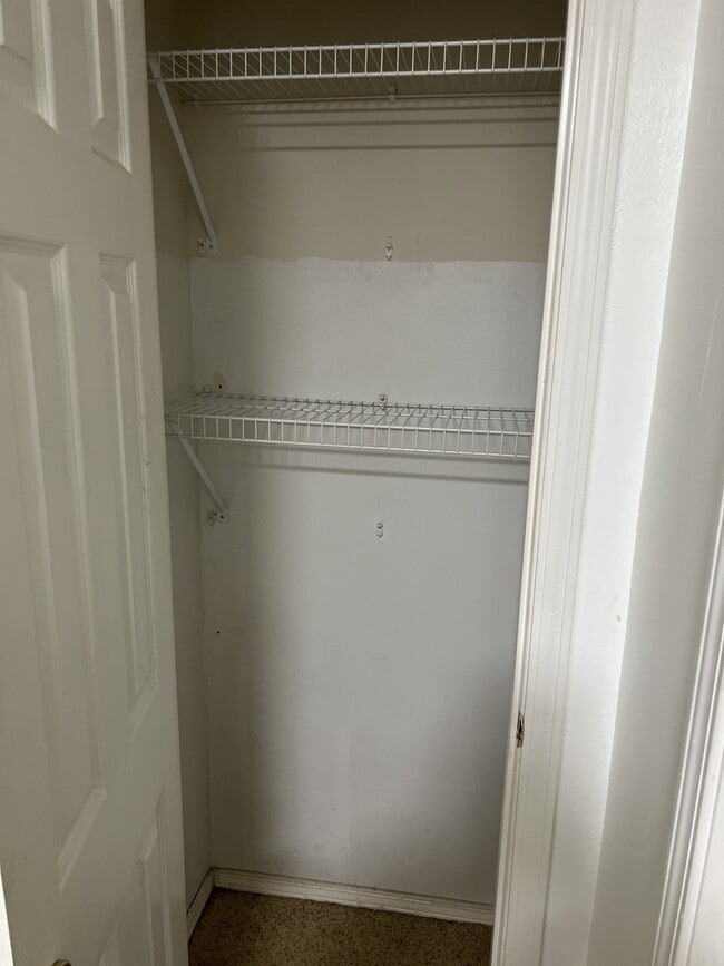 Building Photo - 539 Elm Ct