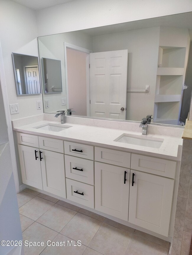 Building Photo - 219 Aladdin St NE