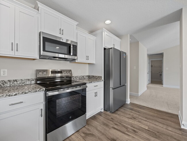 Building Photo - 432 Montgomery Dr