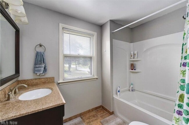 Building Photo - 3932 Meadowbrook Blvd