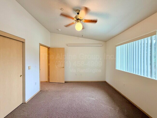 Building Photo - 10020 SW 125th Ave
