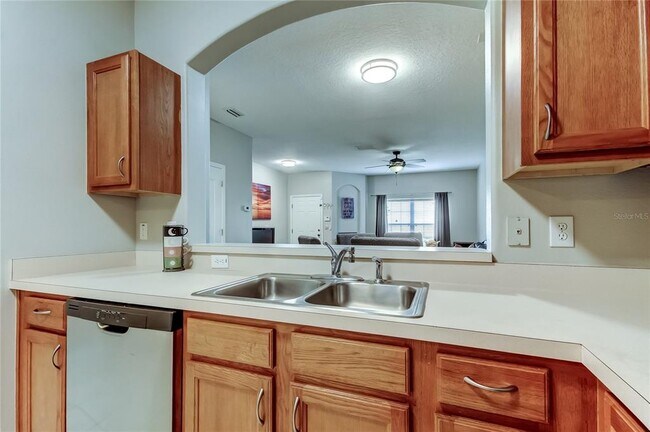 Building Photo - 1138 Hillhurst Dr