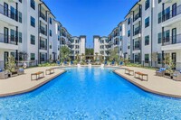 Building Photo - 3030 Greenbusch Rd
