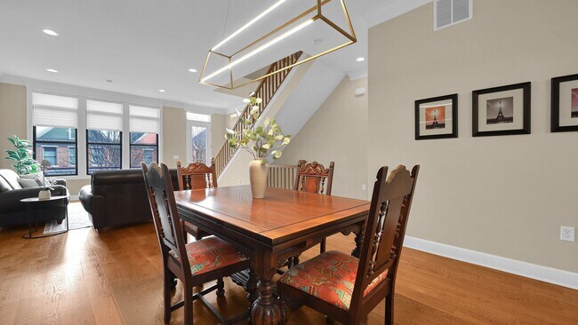 Building Photo - 1061 Harrison Park Pl