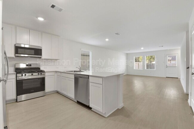 Building Photo - 253 Douglas Hls Dr