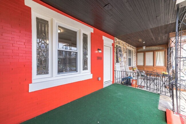 Building Photo - Huge 3 bedroom house for rent