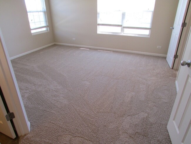 Building Photo - 2502 Evergreen Cir