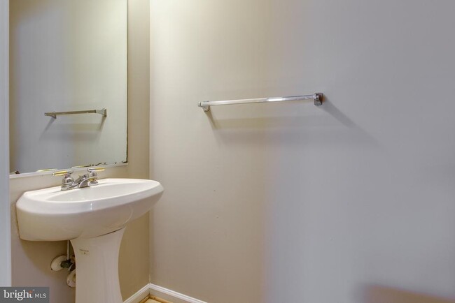 Building Photo - 3274 Halcyon Ct