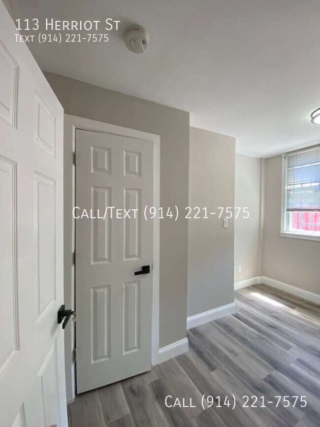Building Photo - 113 Herriot St