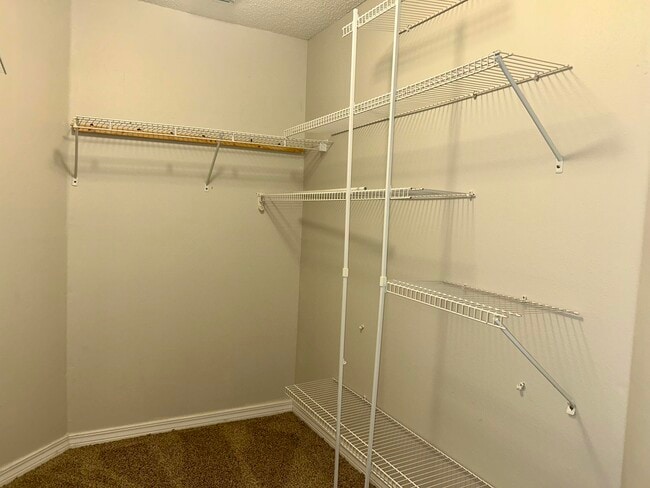 Building Photo - 218 Trish Dr