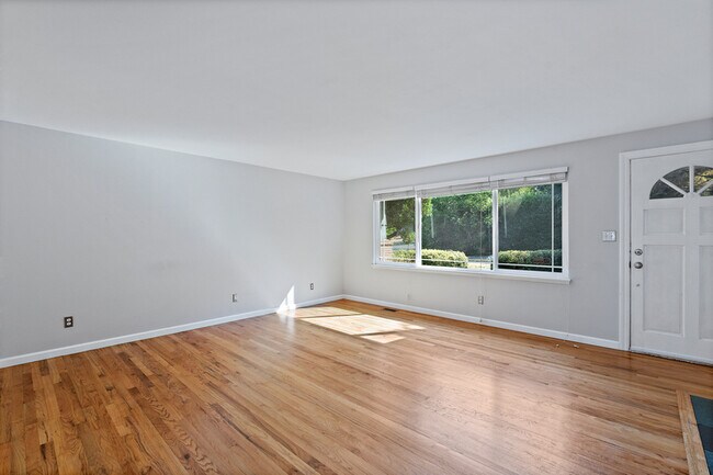 Building Photo - 4801 45th Ave S