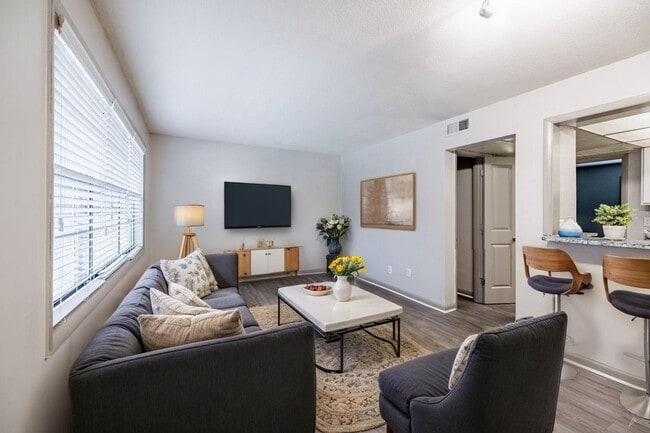 Building Photo - Selwyn Flats