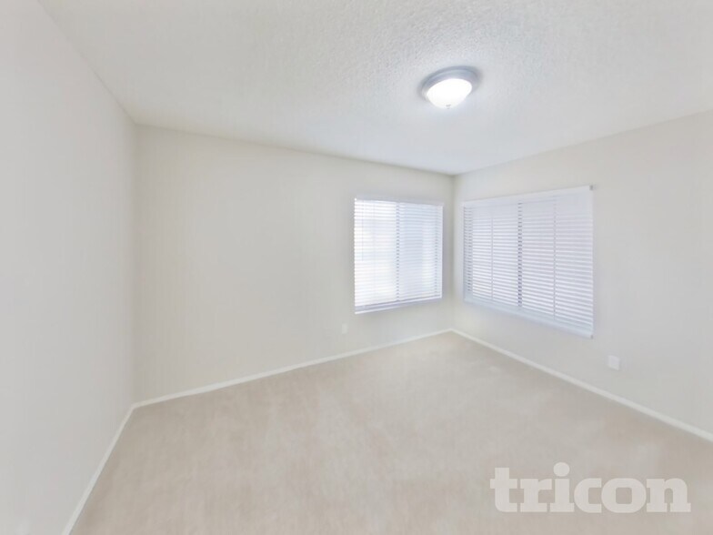 Building Photo - 7631 W Cheryl Dr