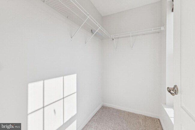 Building Photo - 15262 Torbay Way