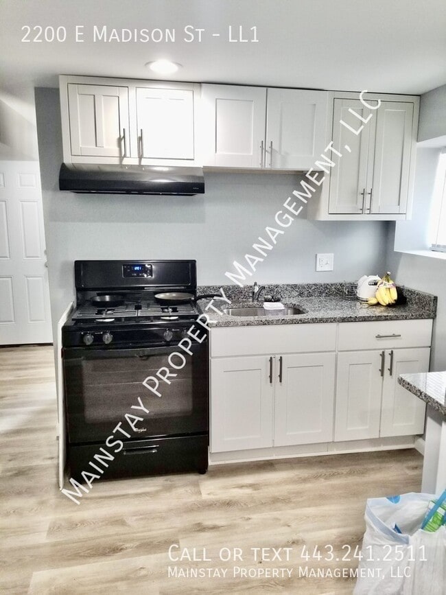 Building Photo - 2200 E Madison St