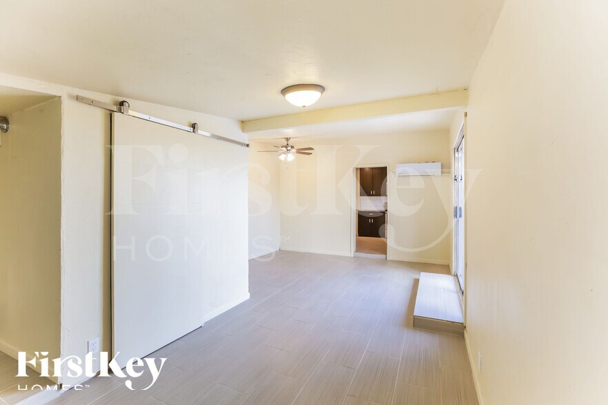 Building Photo - 4144 E Almeria Rd