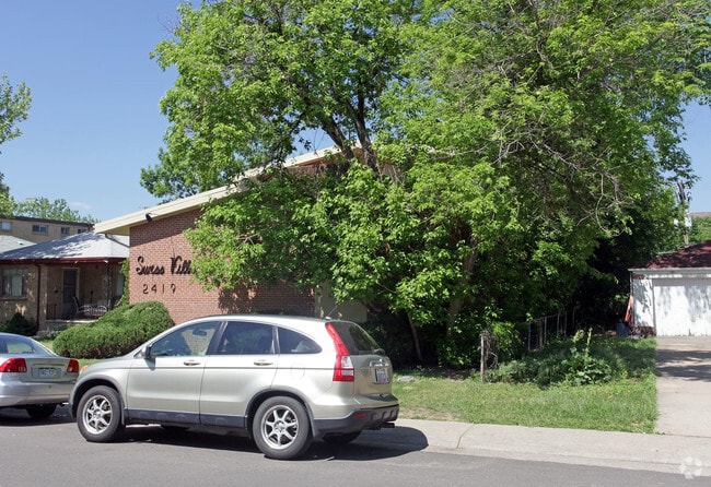 Building Photo - Surss Villa