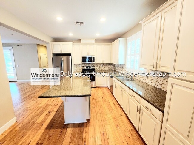 Building Photo - Gorgeous 3BR/3BA Roseville Rental Home